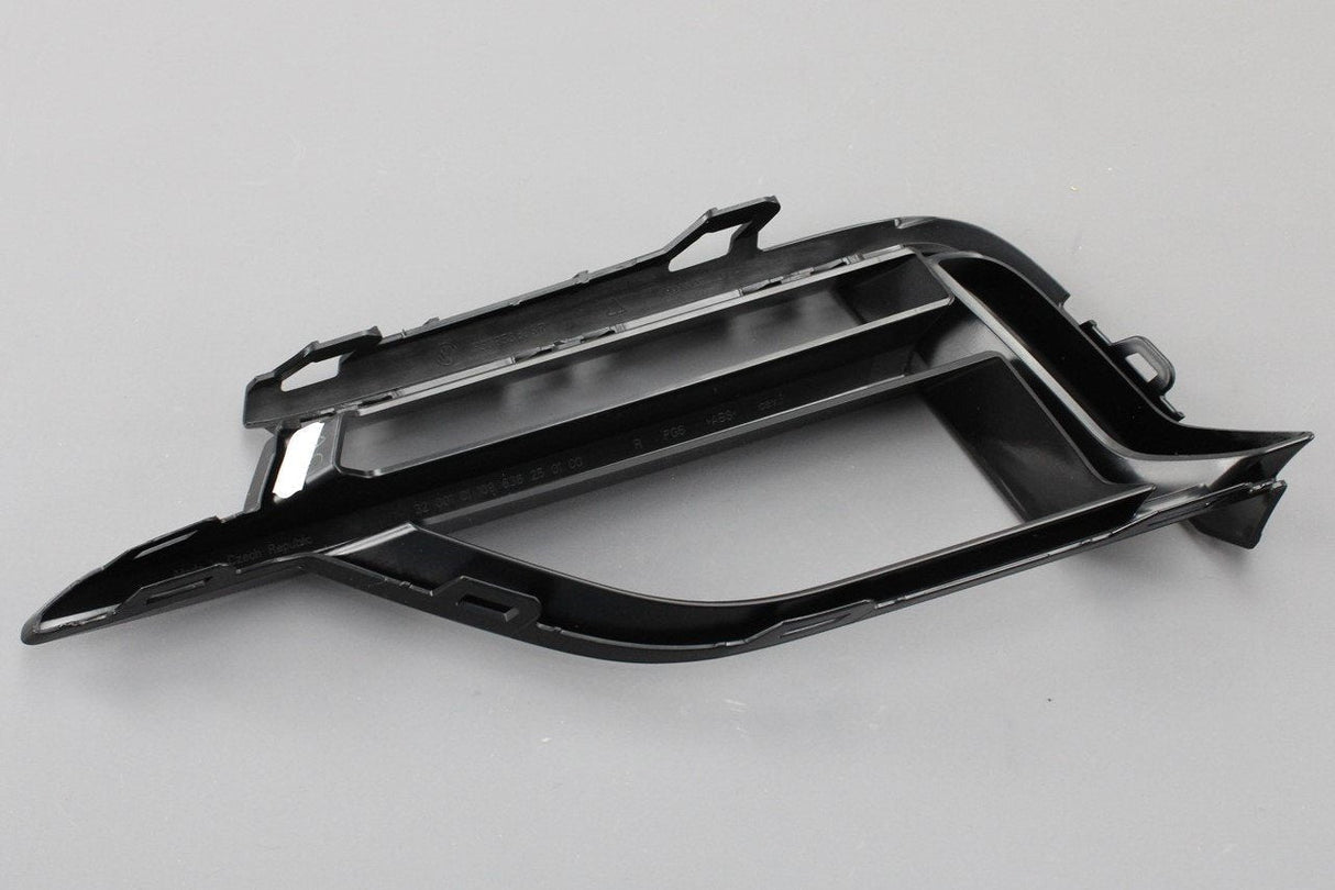 VW Golf R MK7.5 lower front bumper grille insert (right) 5G0853666R 041