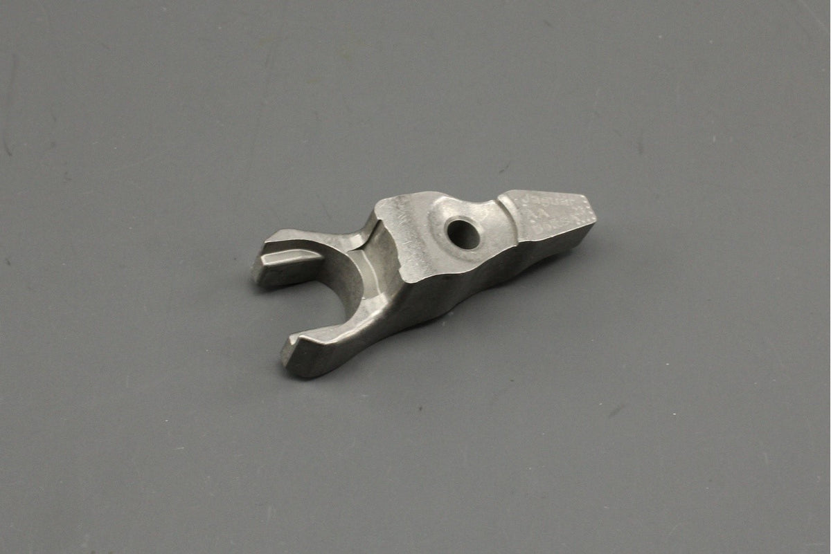 Land Rover fuel injector clamp (x1) LR139744, view 1