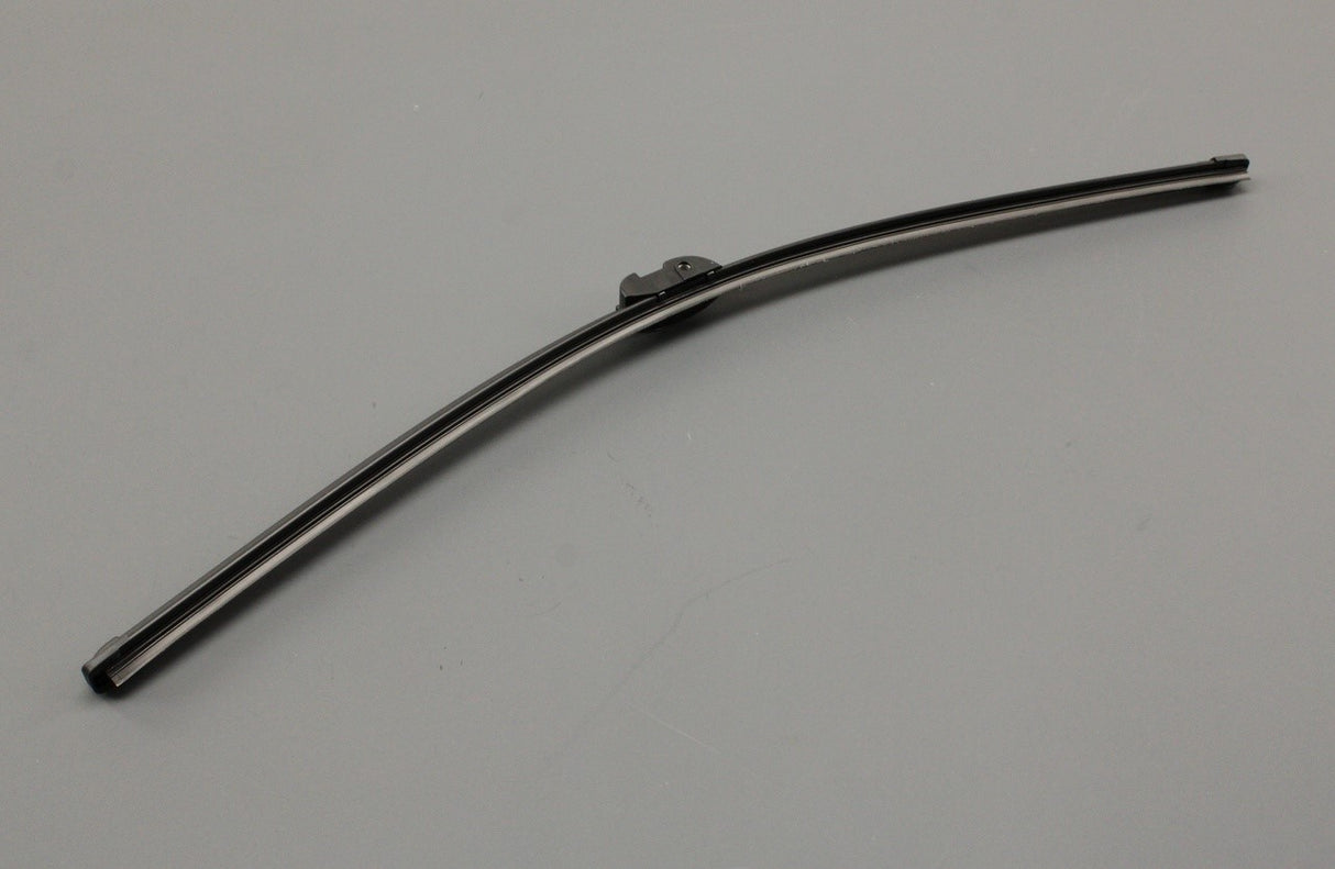 Touareg 7P 2011-2018 RHD windscreen wiper blades (front) 7P0955425C