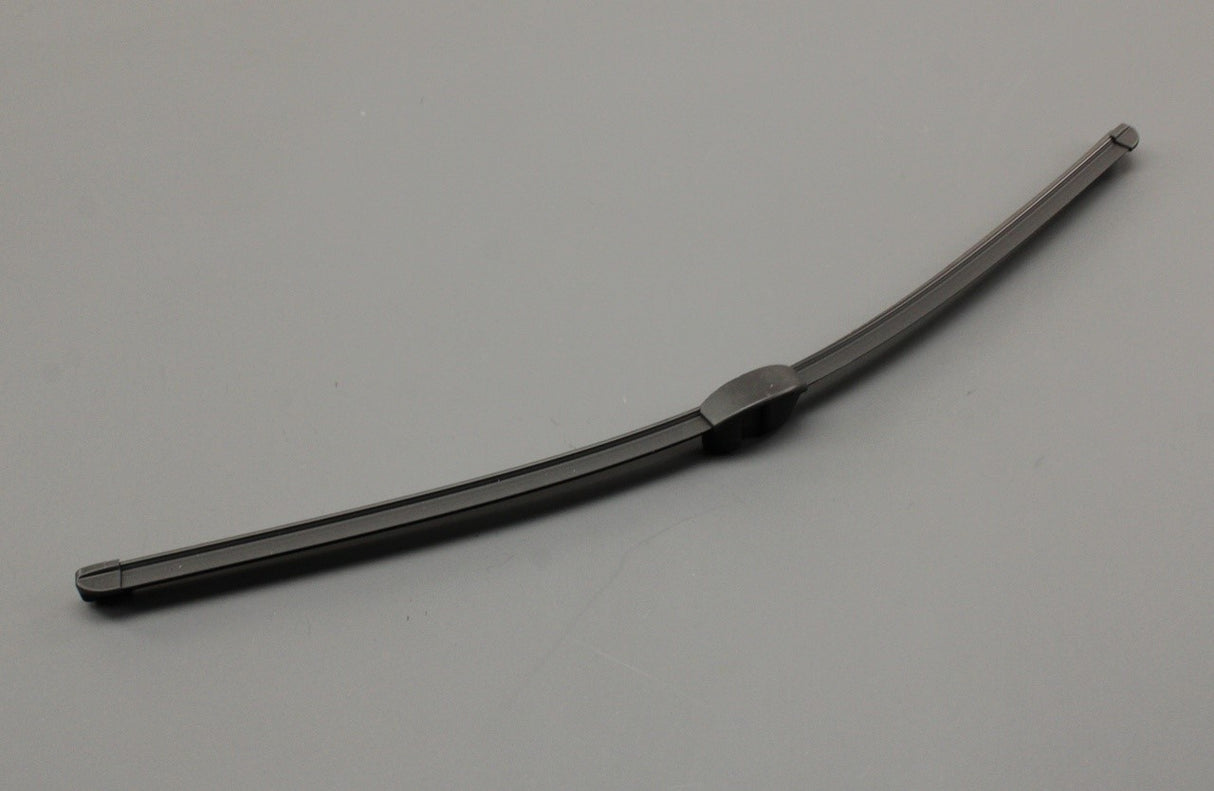 Touareg 7P 2011-2018 RHD windscreen wiper blades (front) 7P0955425C