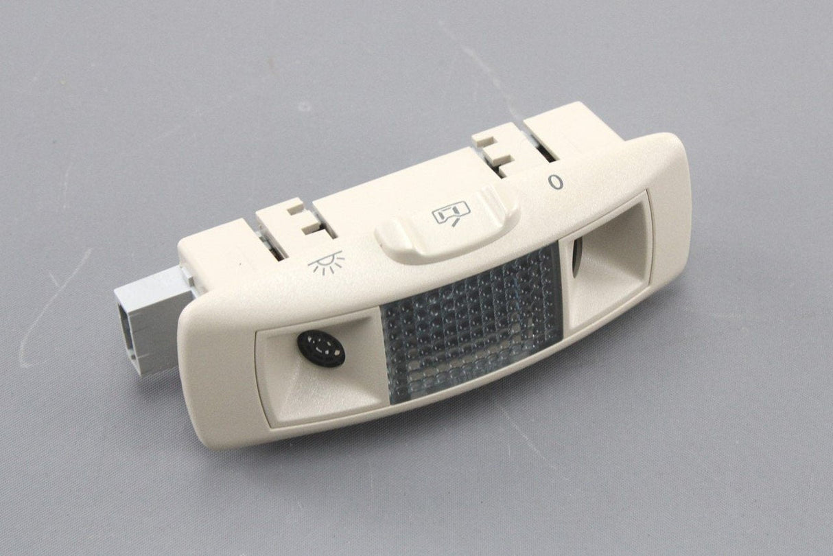 VW Passat B5 1997-2000 rear left roof reading light beige 3B0951171D 8YS