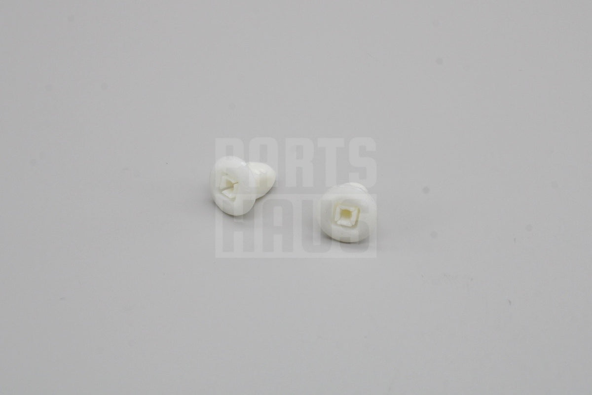 Audi Q5 2013-17 rear number plate holder clip grommets (x2) 8R0827310