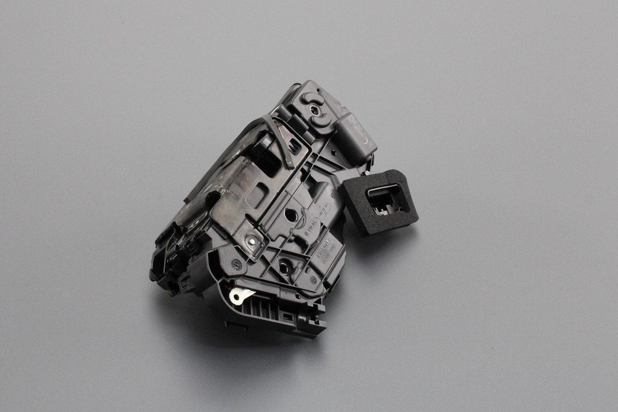 VW Touran Audi A3 Q3 Skoda rear door lock mechanism (left) 5TA839015N