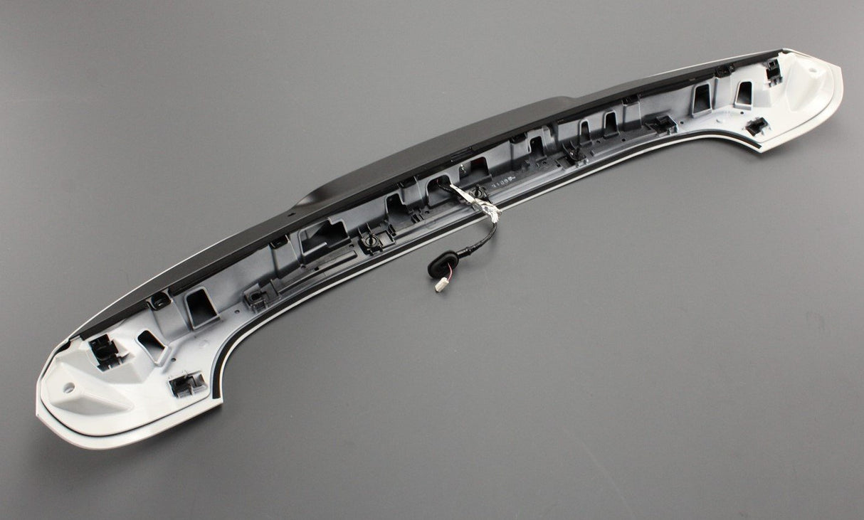 Honda CR-V 2019-on tailgate spoiler (platinum white) 08F02-TLA-6W0