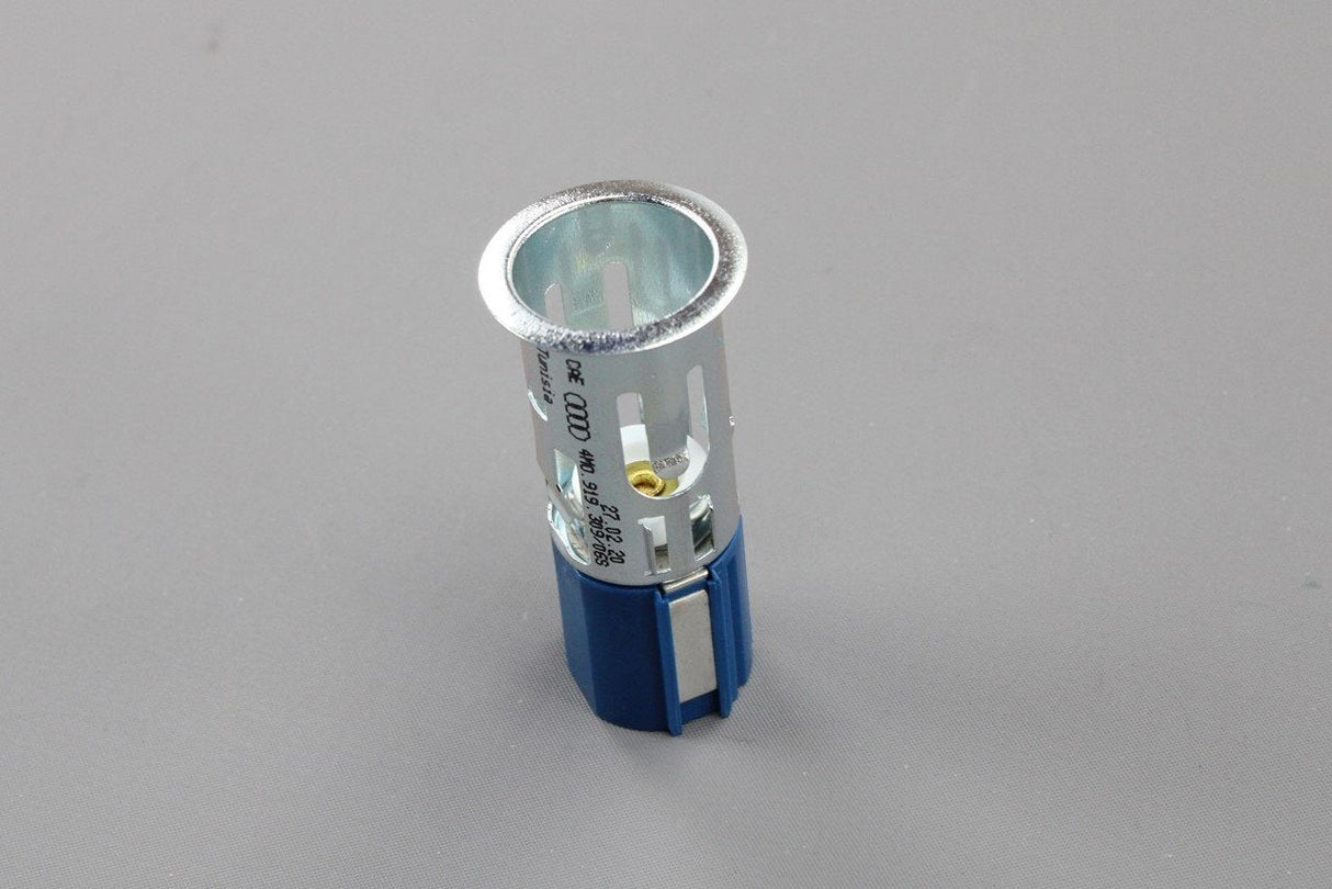Audi A1 A3 A4 A5 A8 Q2 Q3 Q5 Q7 Q8 TT power outlet socket 4M0919309