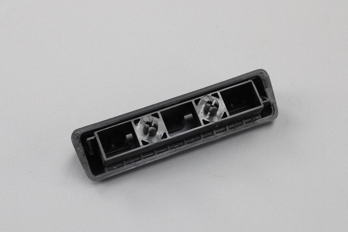 Audi Q7 SQ7 4M rear roller blind suspension lug (right) 4M0861790A 4PK