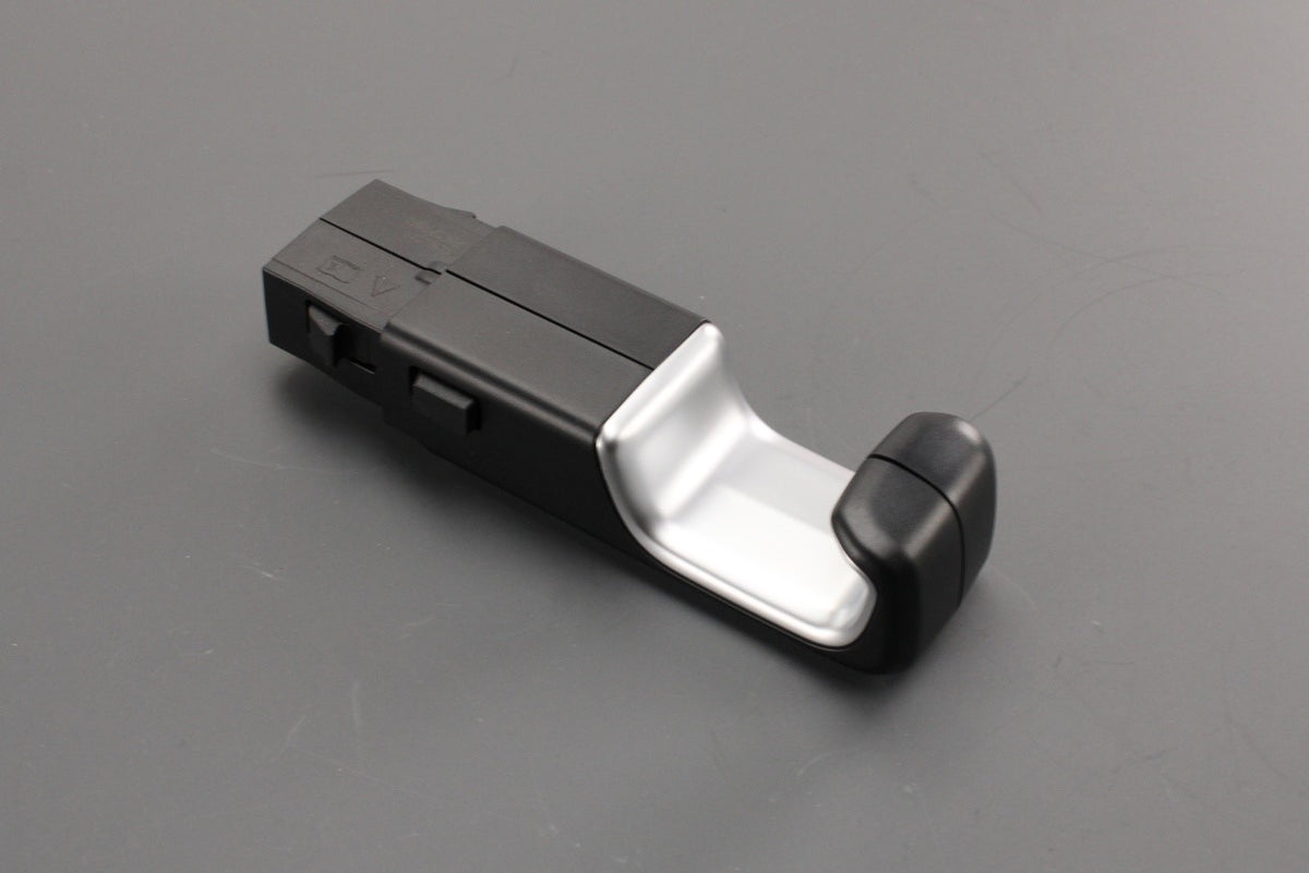 Jaguar accessory headrest Click and Hook J9C2169, view 1