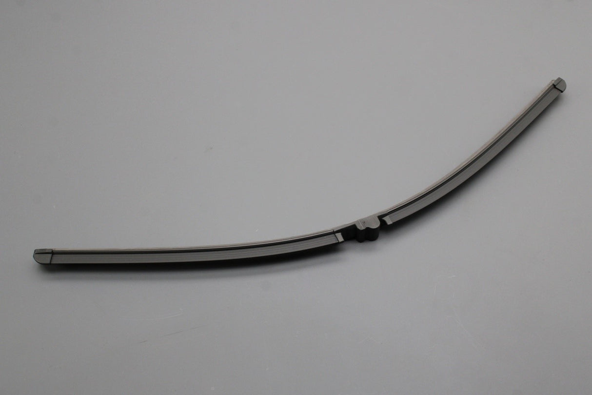 VW Touareg 2003-2010 RHD front windscreen wiper blade (x1) 7L0955425M