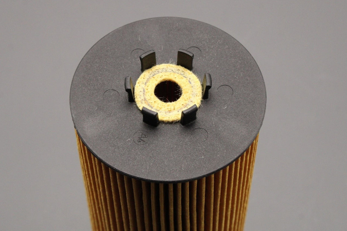 VW Passat Audi A4 Skoda Superb 2.5 TDI V6 oil filter element 059115562