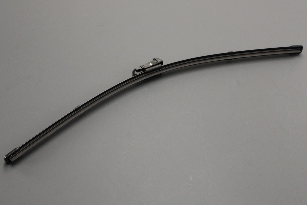 Range Rover Evoque 2012-2018 wiper blade (front left) LR078303, view 1