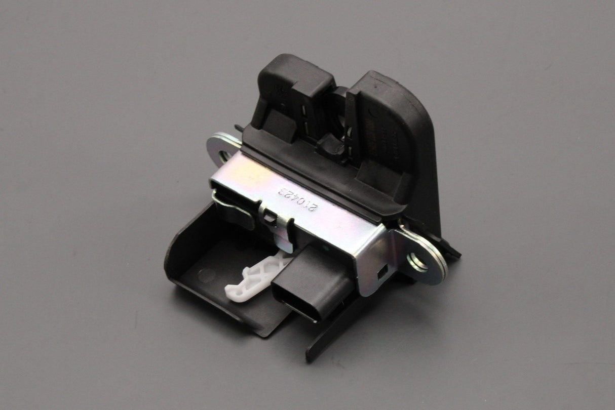 VW Polo 6C 2015-2018 rear tailgate boot lid lock 6R0827505G 9B9