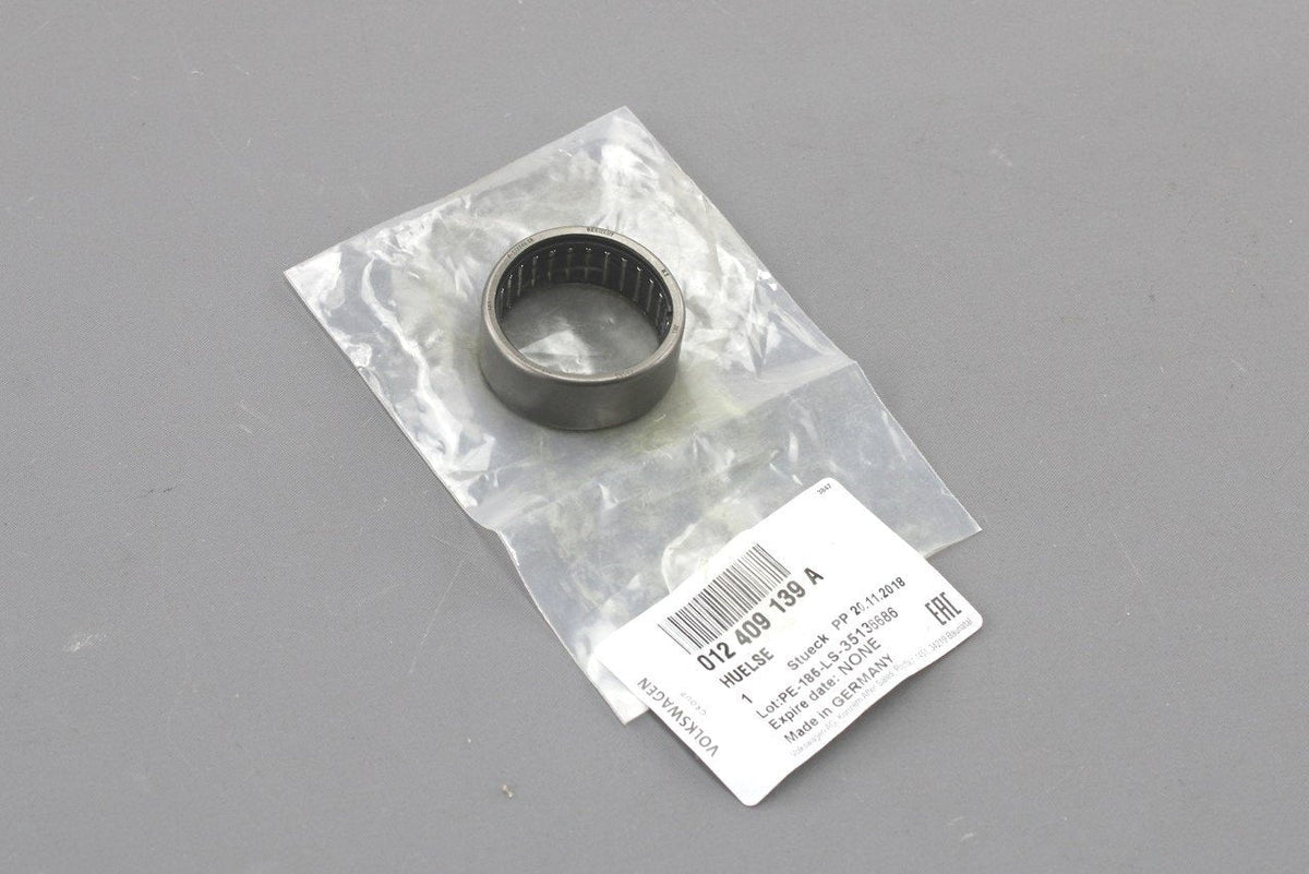 VW Audi Skoda SEAT final drive gearbox shaft needle bush 012409139A, view 1
