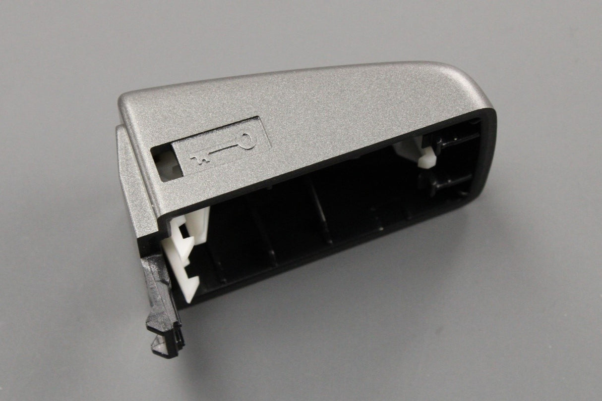 Land Rover Discovery 4 door handle lock cover cap (front left) LR072421