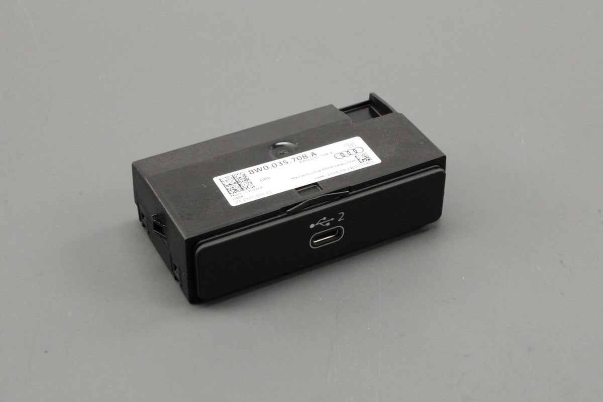 Audi A4 S4 RS4 A5 S5 RS5 Q5 external audio connection unit 8W0035708A, view 1
