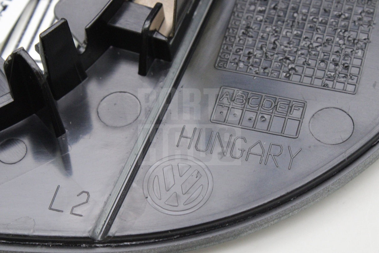 VW Golf MK7 MK7.5 e-Golf 13-20 RHD wing mirror glass (left) 5G0857521A