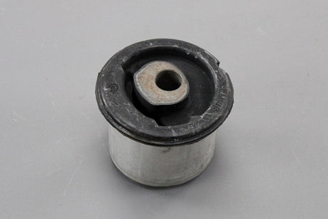 VW Touareg Audi Q7 front lower wishbone mounting bush (x1) 7L0407182E