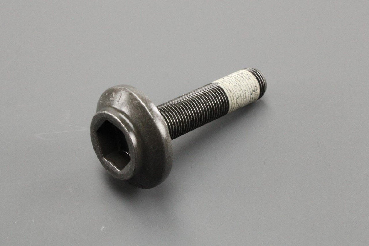 Audi A4 A5 A6 Q5 rear wheel bearing hub bolt (x1) 8E0407643B, view 1