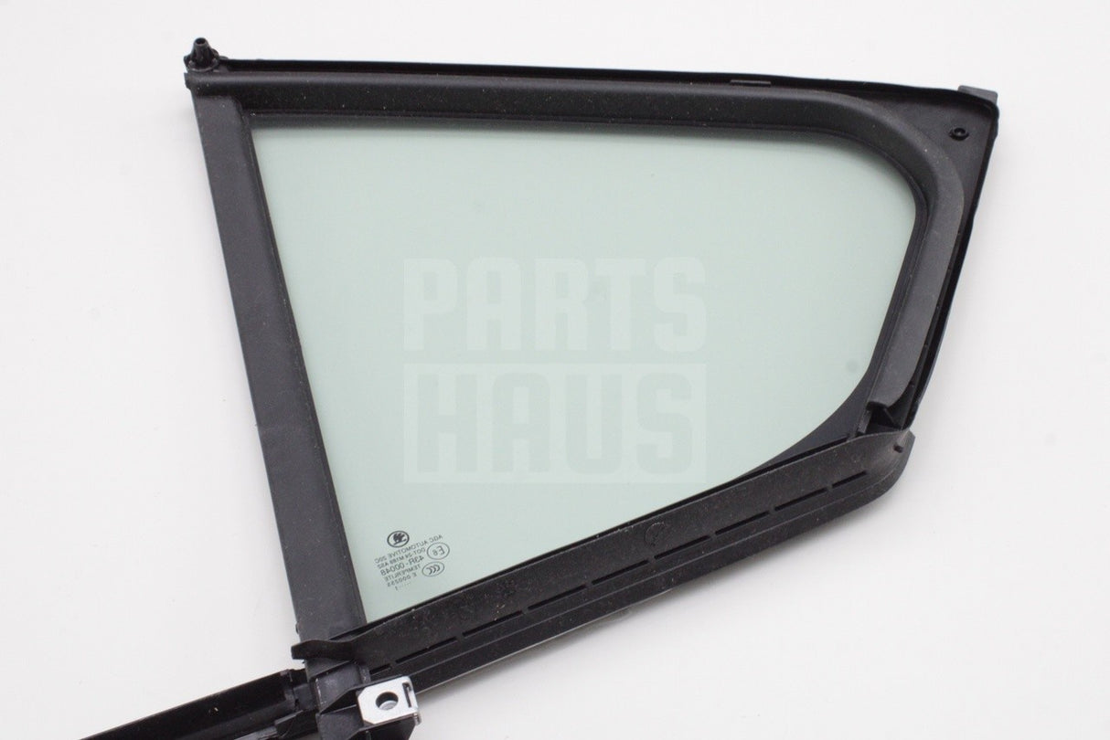 Skoda Octavia Saloon 13-21 rear quarter window (right) 5E5845214AD JV1
