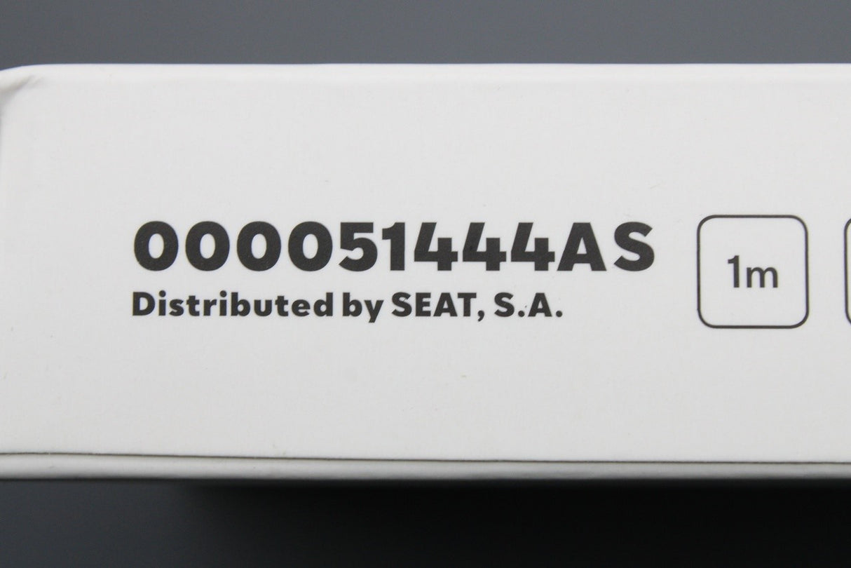 SEAT accessory 3-in-1 usb charging cable 000051444AS