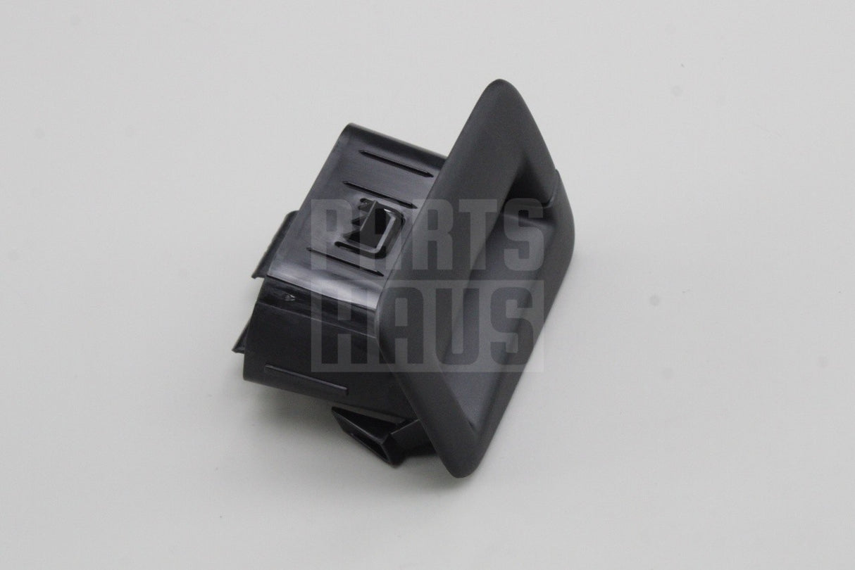 VW Golf MK8 SEAT CUPRA Ateca rear centre seat belt guide 5G0857781C 82V