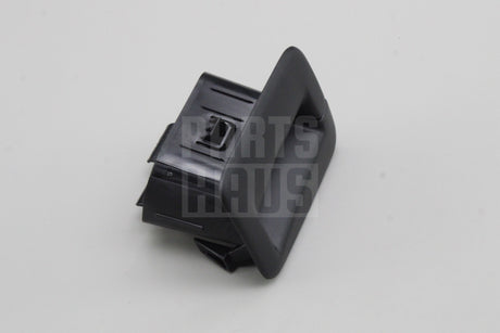 VW Golf MK8 SEAT CUPRA Ateca rear centre seat belt guide 5G0857781C 82V