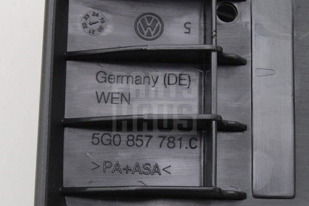 VW Golf MK8 SEAT CUPRA Ateca rear centre seat belt guide 5G0857781C 82V