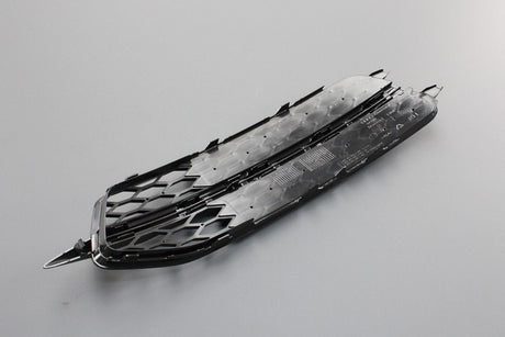 Audi A6 S-line 2011-2014 air guide grille (front right) 4G0807682D 9B9