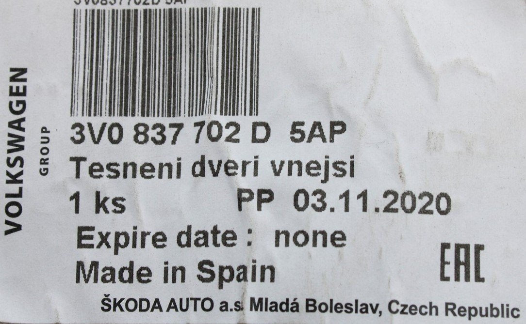Skoda Superb 3V 2015-Onward front outer door seal (right) 3V0837702D 5AP
