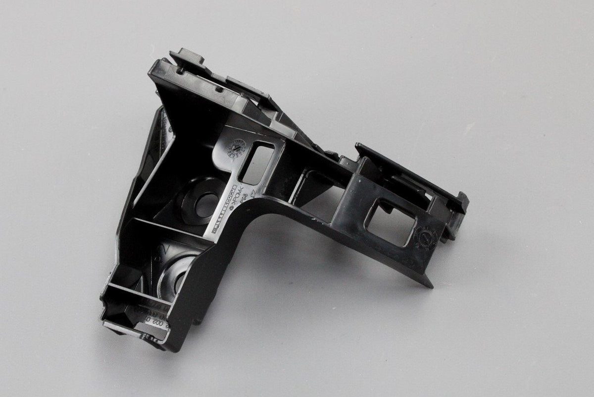 VW Golf MK7 MK7.5 bumper guide tail light mount (right rear) 5G6807394A, view 1