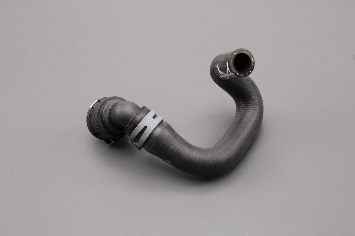 VW Caddy Tiguan Touran Audi Q3 Skoda SEAT EGR coolant hose 5QF122157AJ, view 1
