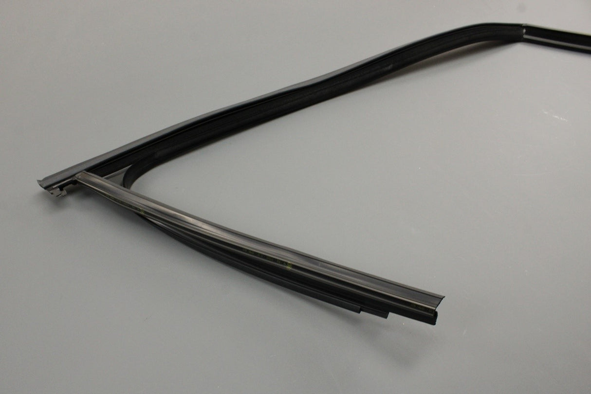 VW Golf MK7 MK7.5 2013-21 front upper door seal (right) 5G4837432K 5AP