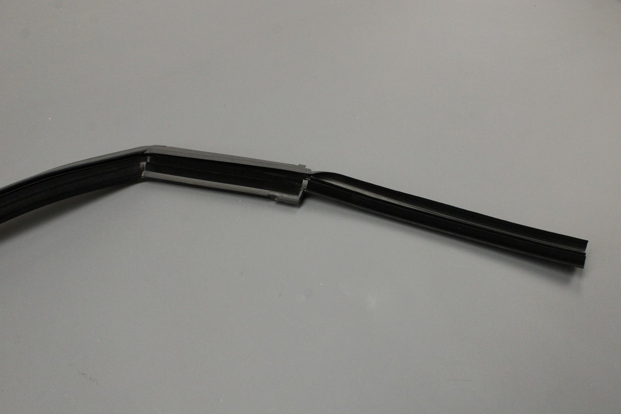 VW Golf MK7 MK7.5 2013-21 front upper door seal (right) 5G4837432K 5AP