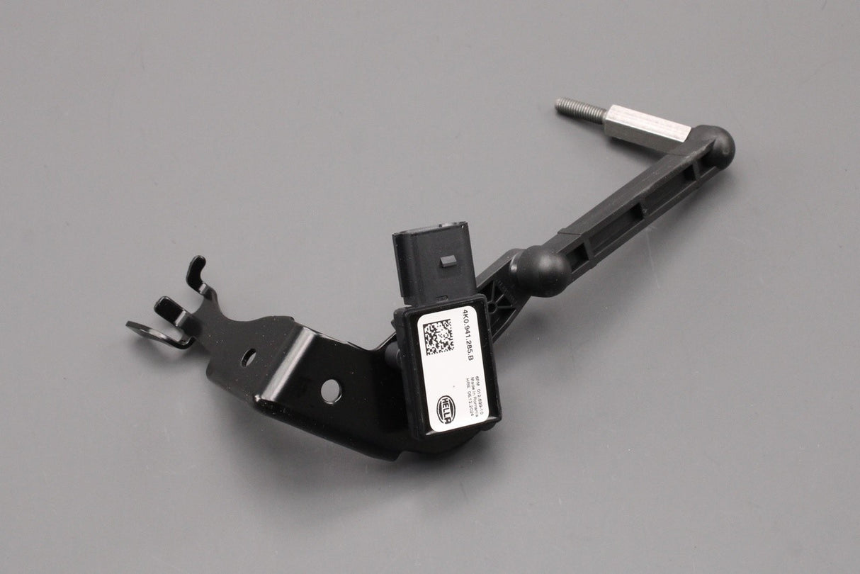 Audi A6 RS6 A7 Q5 front suspension height level sensor (left) 4K0941285B