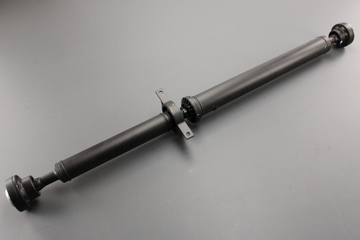 Range Rover Velar 2017-on drive shaft (rear) LR141515