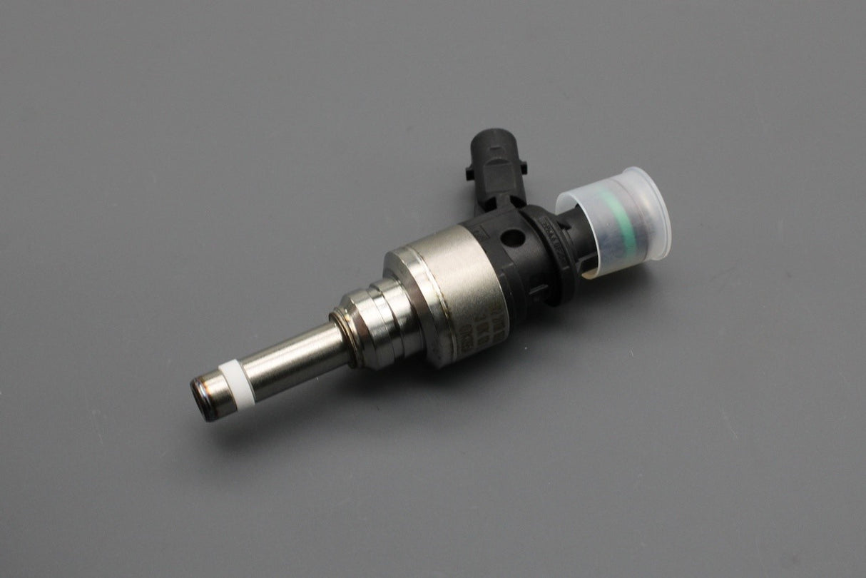 Audi RS3 11-13 RSQ3 14-18 TTRS 10-14 2.5 TFSI fuel injector 07K906031L