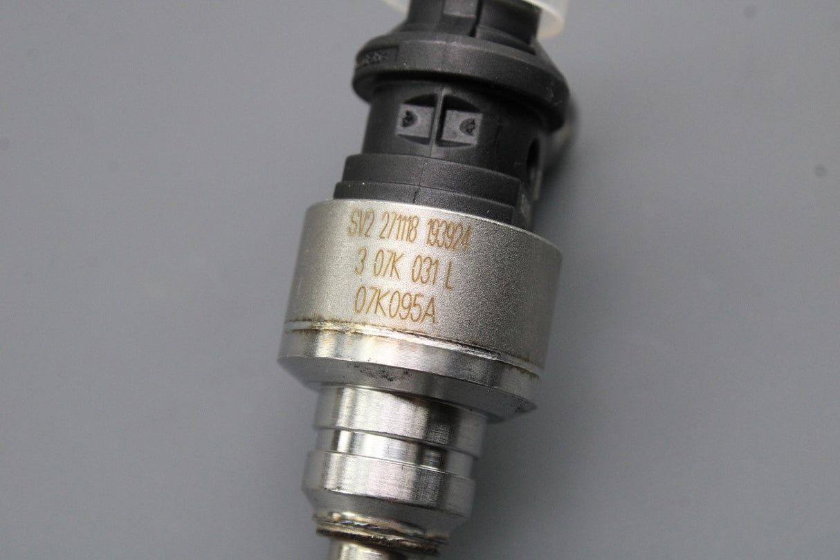 Audi RS3 11-13 RSQ3 14-18 TTRS 10-14 2.5 TFSI fuel injector 07K906031L