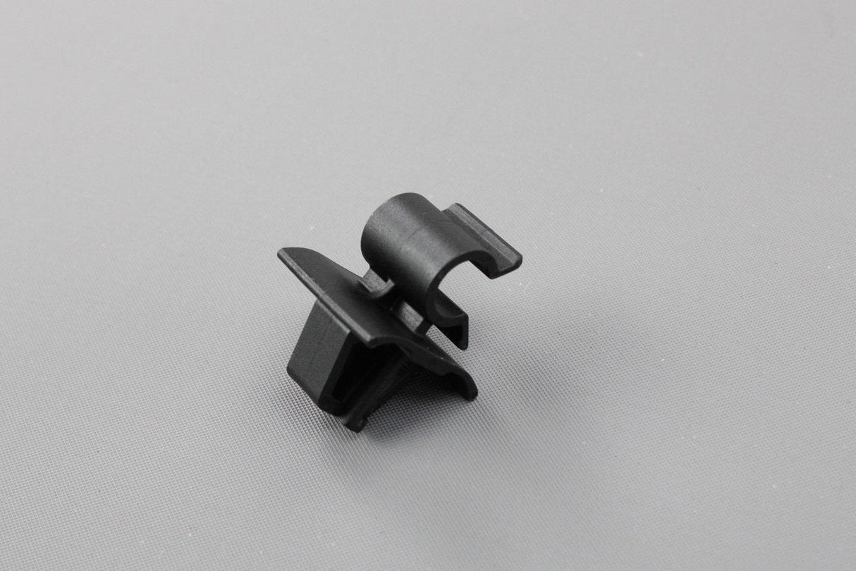 VW Up! Skoda Citigo Yeti SEAT Mii Bonnet support clip 5M0823397B 9B9