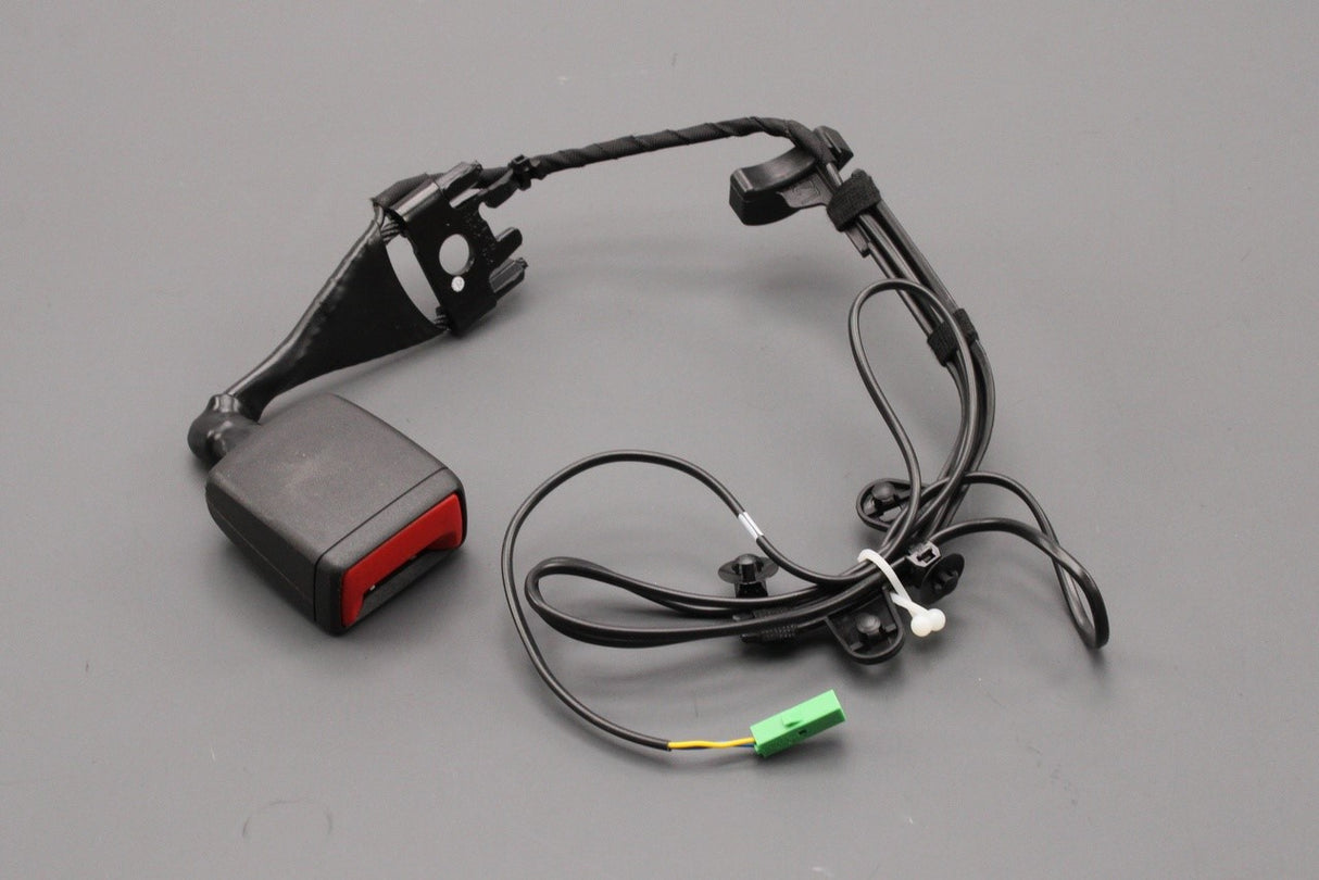 VW Tiguan Audi Q3 RSQ3 rear centre seat belt latch 5NA857740 MNB