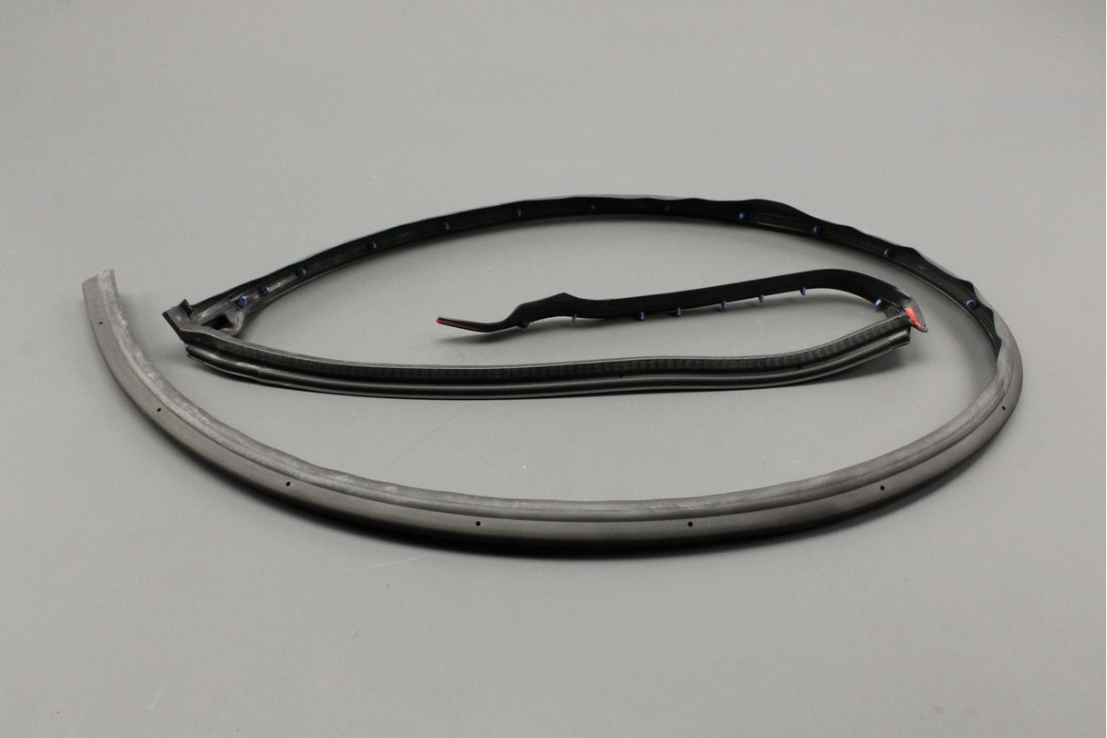 Audi Q7 2016-on sill panel seal (left) 4M0839119D