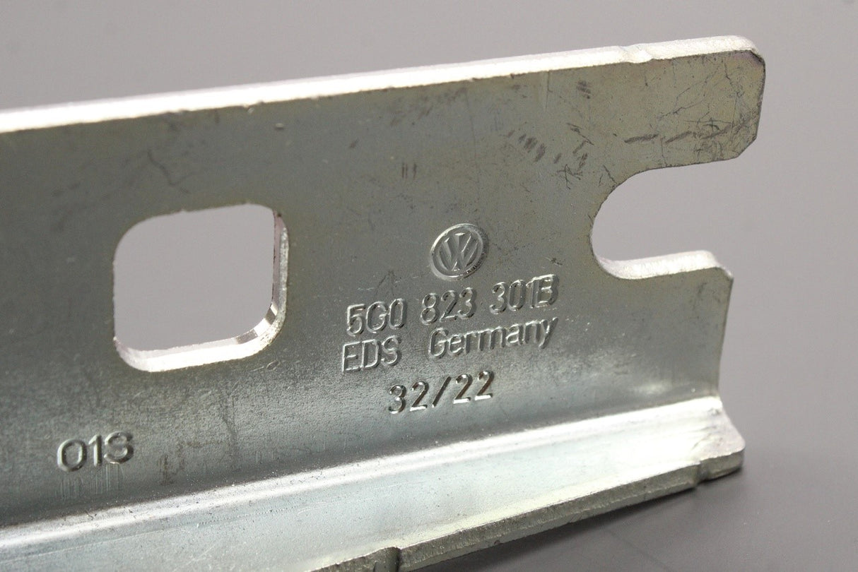 VW Golf MK7 MK7.5 2013-2020 bonnet lid hinge (left) 5G0823301B