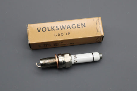 VW Polo AW 2018-on SEAT Ibiza 1.4 spark plugs (x4) 04E905602A