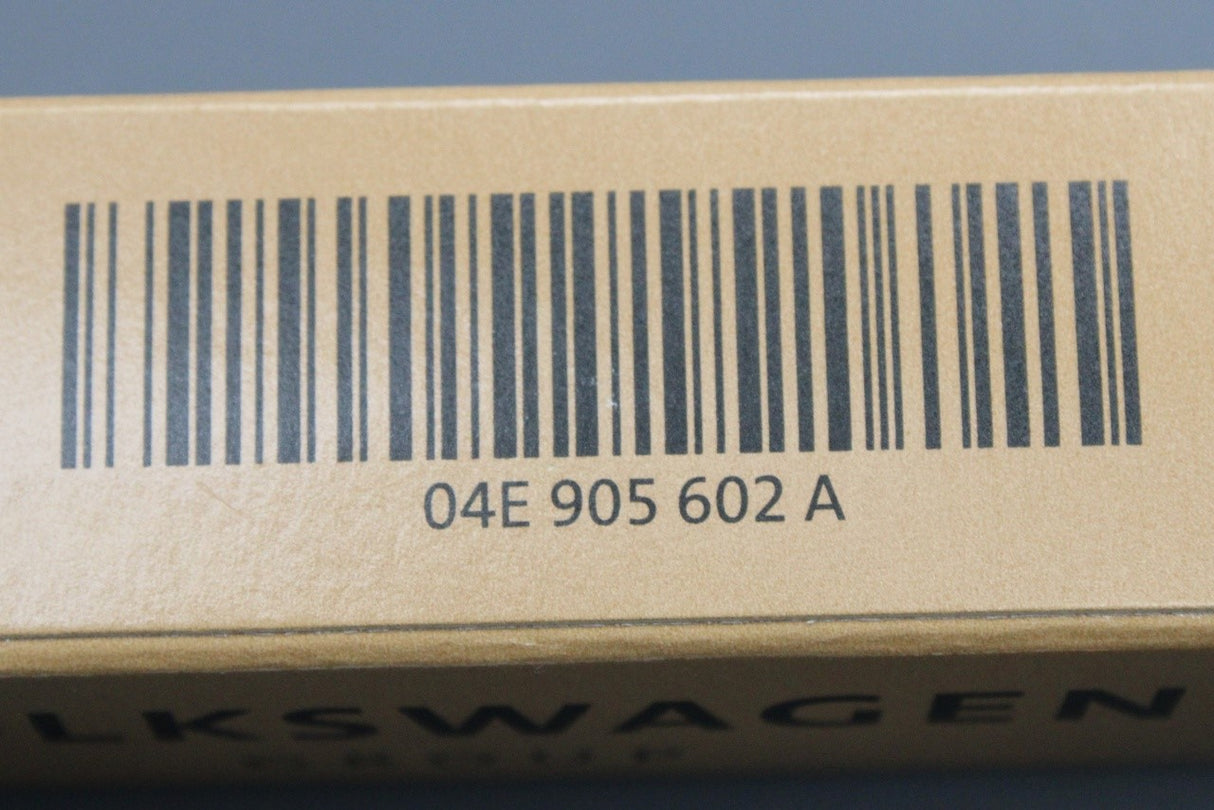 VW Polo AW 2018-on SEAT Ibiza 1.4 spark plugs (x4) 04E905602A