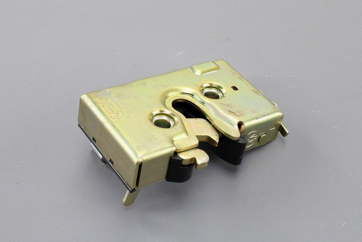 VW Golf MK1 MK2 Jetta Passat door lock latch (right rear) 327839016B