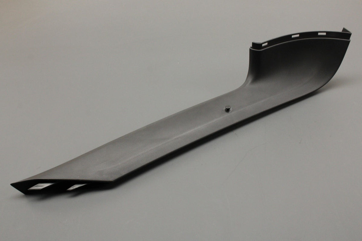 VW Beetle 12-19 rear tailgate boot lid window trim (left) 5C5867703B 82V, view 1