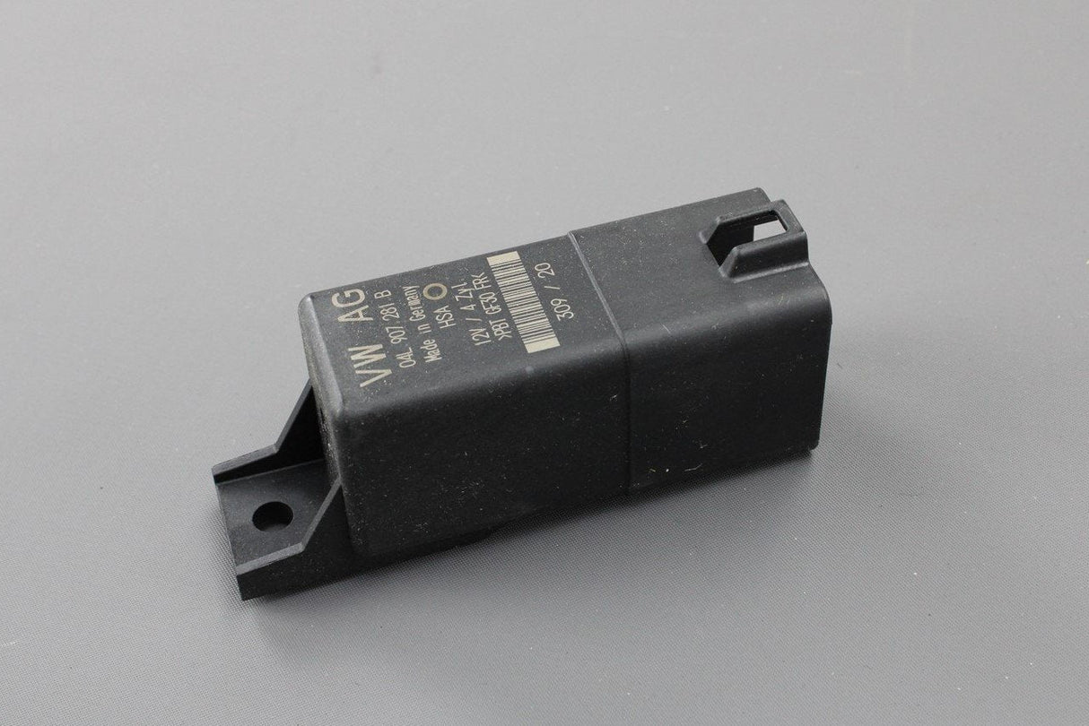 VW Crafter Amarok Audi Q5 2.0 TDI glow plug control unit 04L907281B