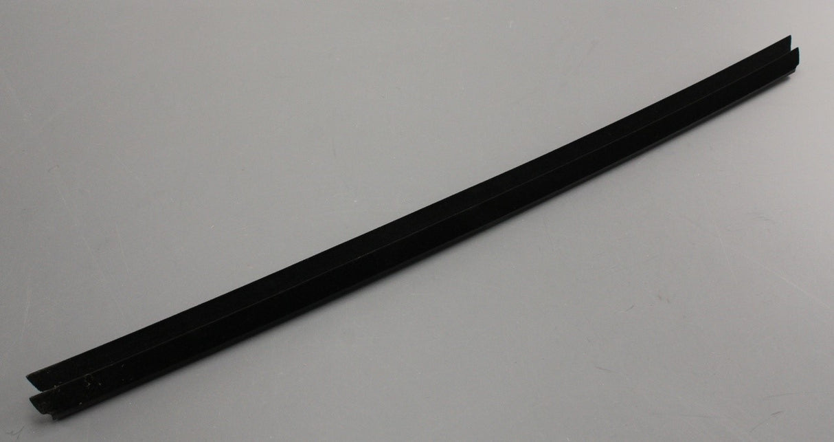 Range Rover Evoque 19-on front window aperture seal (left) LR123686