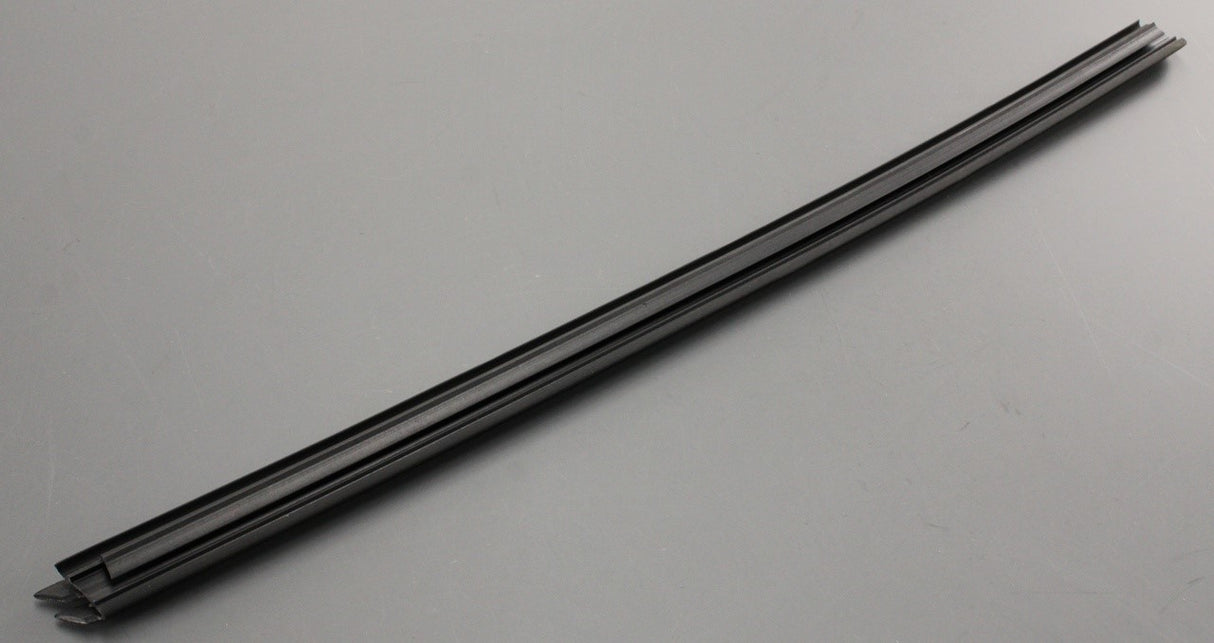 Range Rover Evoque 19-on front window aperture seal (left) LR123686