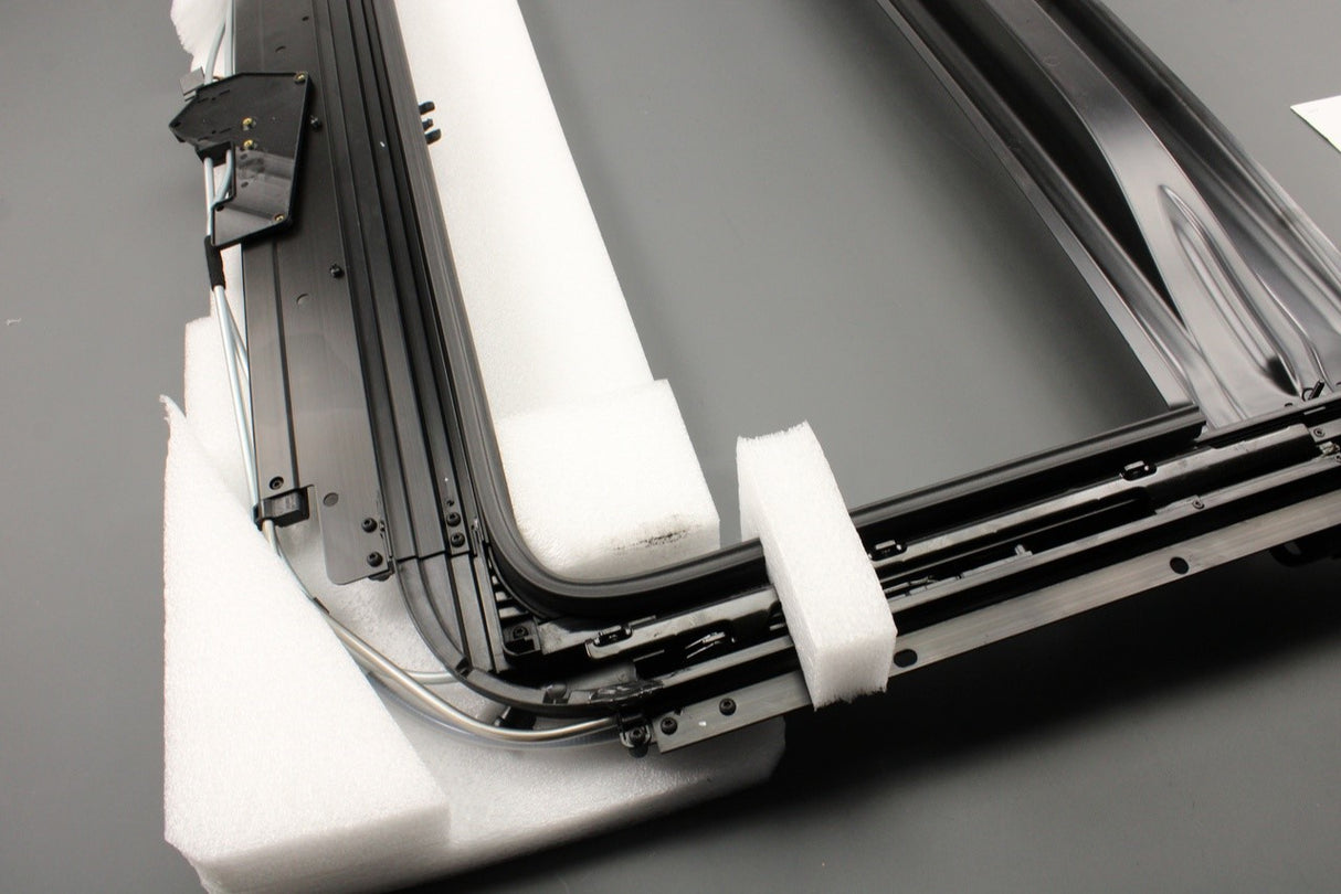 Audi Q7 4L 2007-2015 panoramic sunroof frame with actuator 4L0877049C
