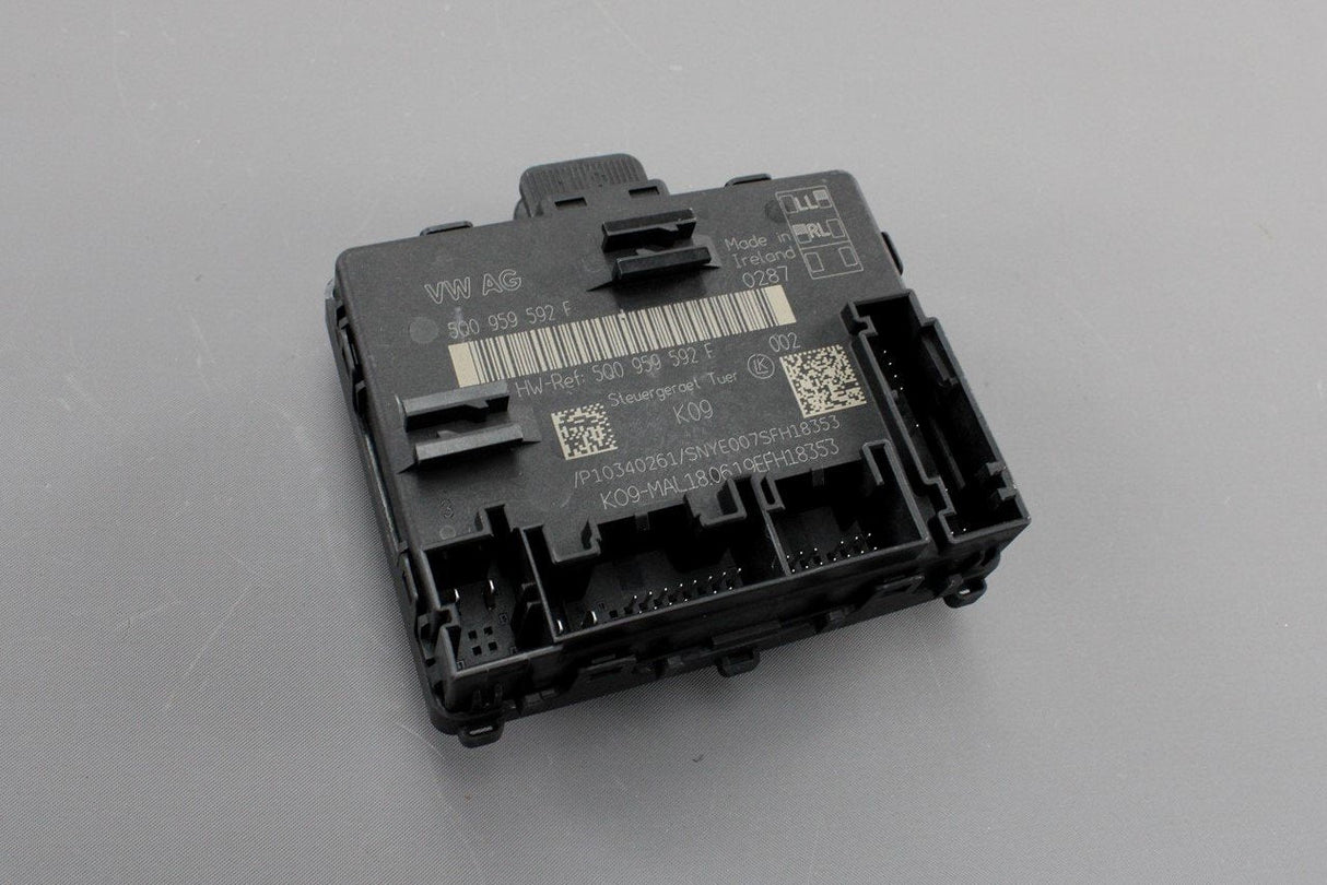 VW Golf Tiguan Audi A3 SEAT door control unit (front left) 5Q0959592F