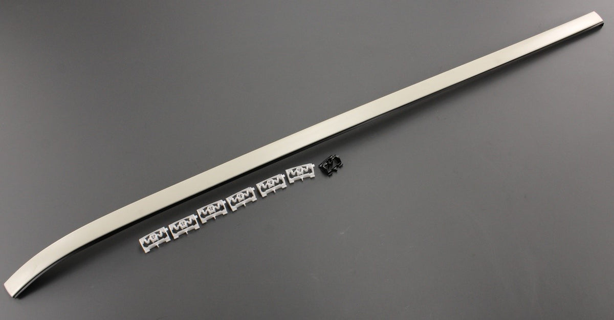 Range Rover Evoque 12-18 roof rail weatherstrip trim (left) LR061657, view 1